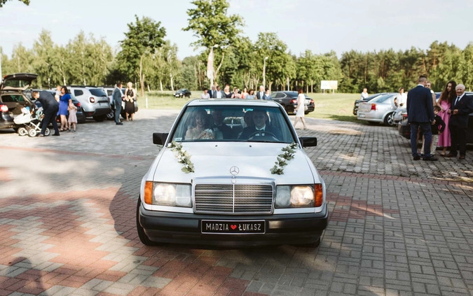 Mercedes-Benz Klasa E cena 11500 przebieg: 348920, rok produkcji 1988 z Olecko małe 497